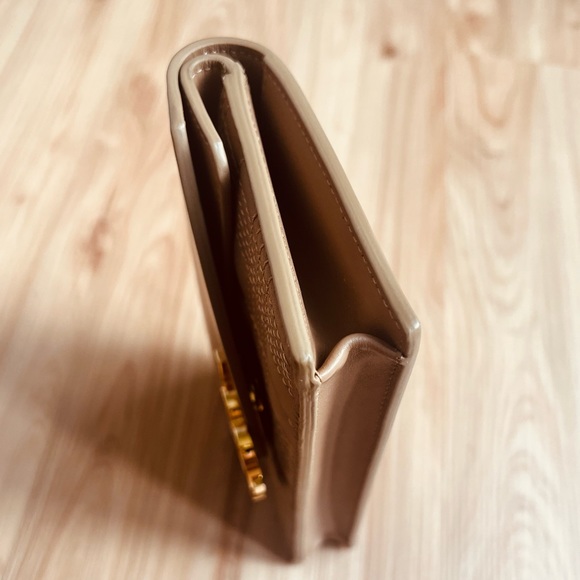 ❌❌❌ SOLD ❌❌❌ Burberry Quilted TB Envelope Belt Bag - Picture 7 of 15